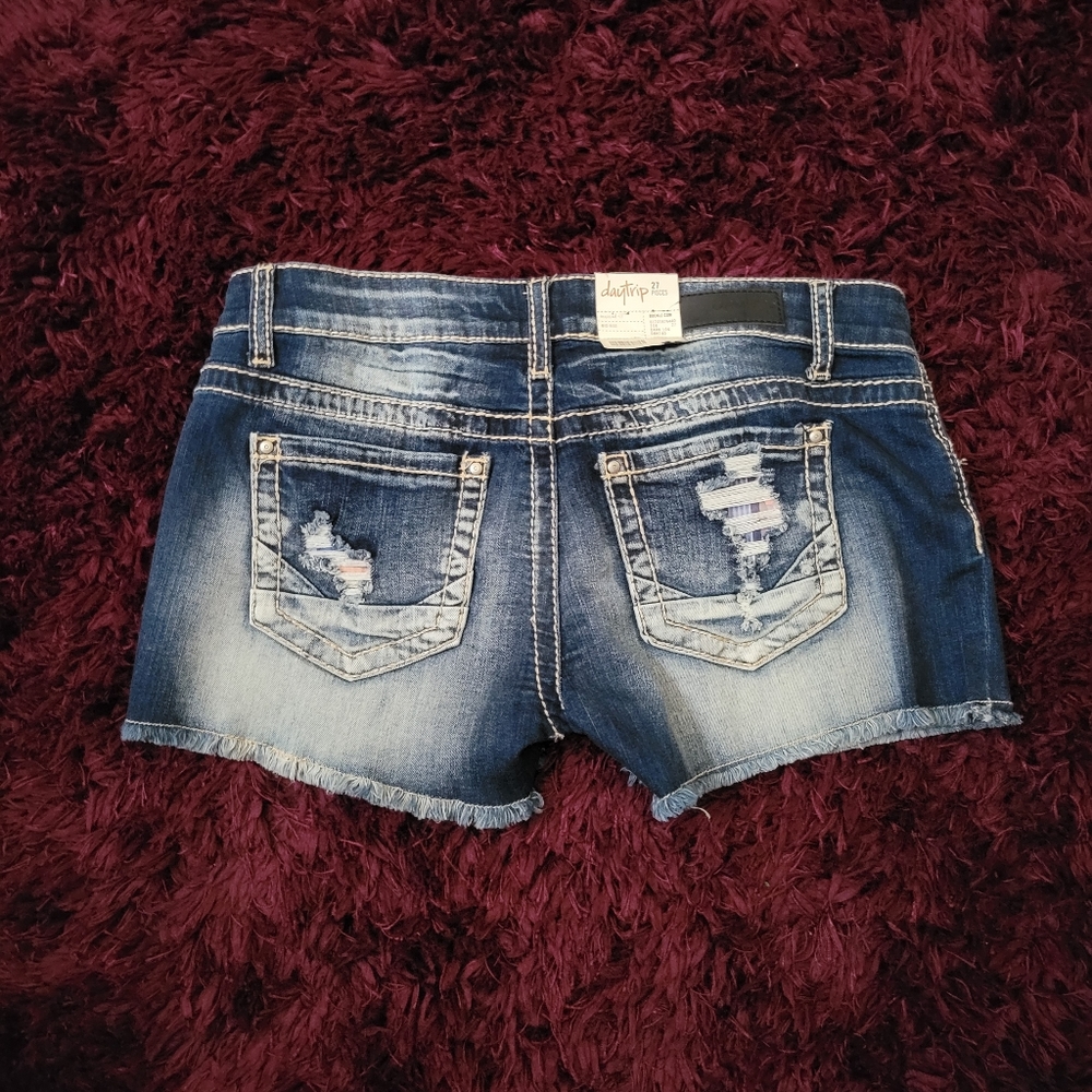 Daytrip buckle jean shorts 27 7 denim new - Picture 1 of 4